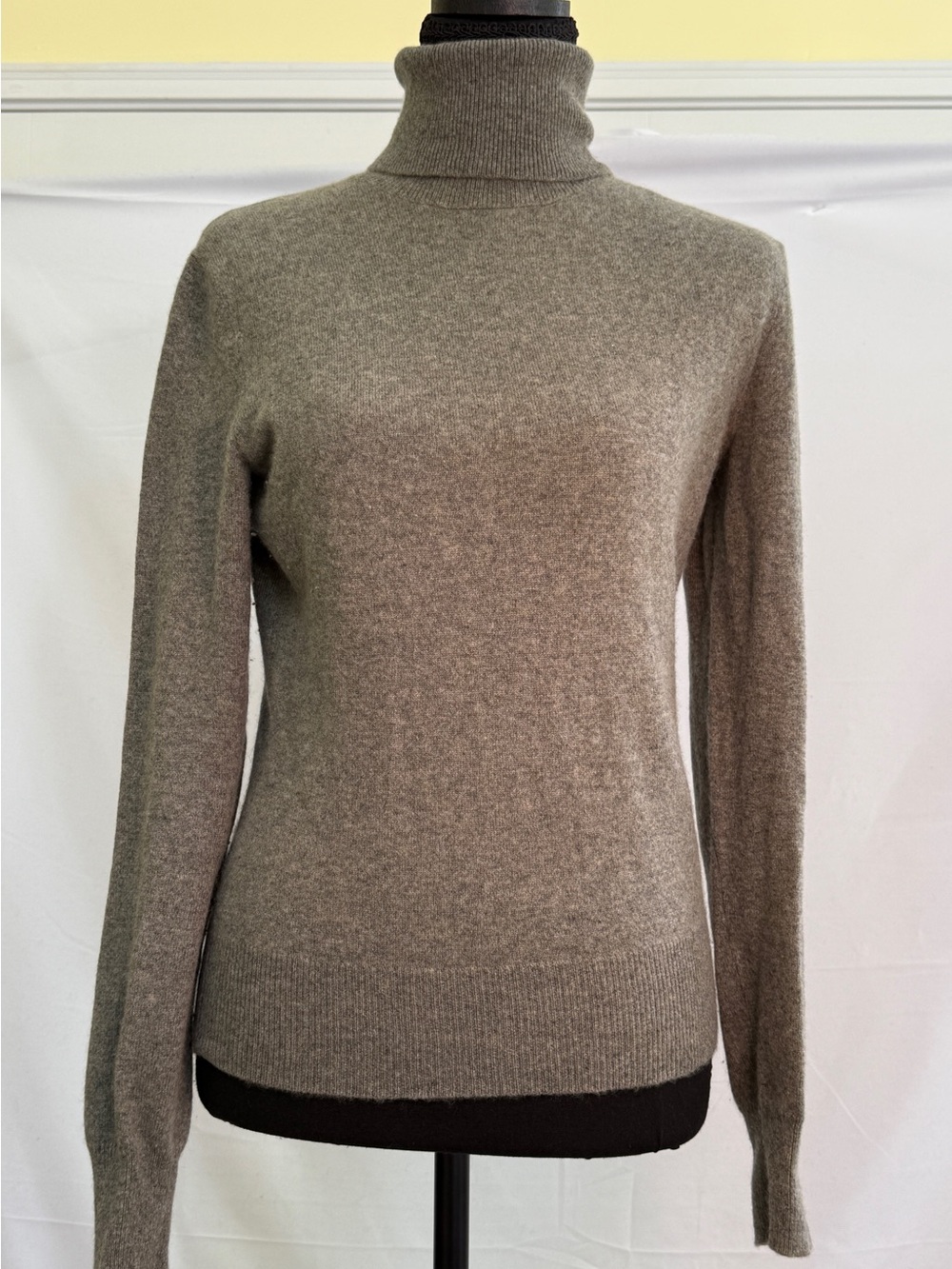 100% Cashmere.  Ralph Lauren Gray Turtleneck